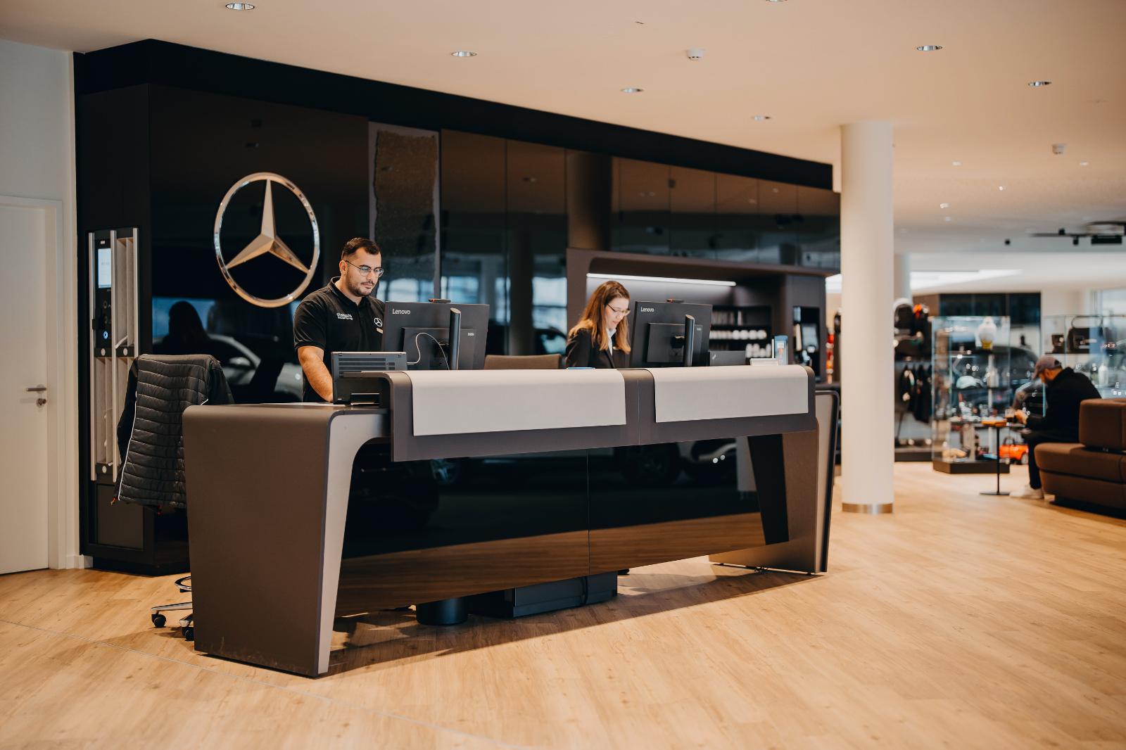 showroom-image-top