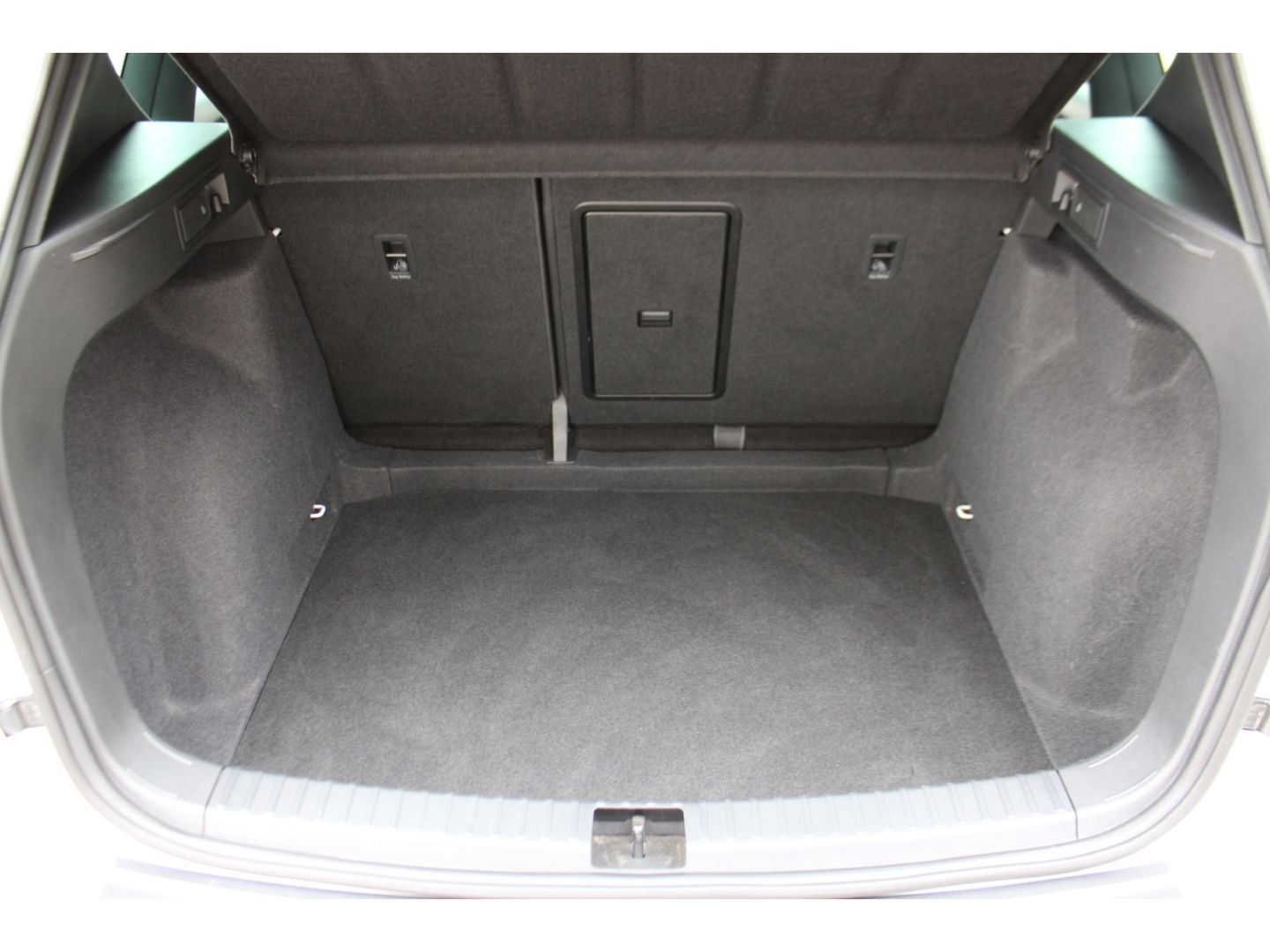 SEAT Ateca FR 1.5 TSI ACT ACC LED TWA AHK Navi beats - Image 9