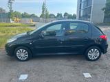 Peugeot 206 plus mit 98.000 kilometer - Peugeot 206: Plus