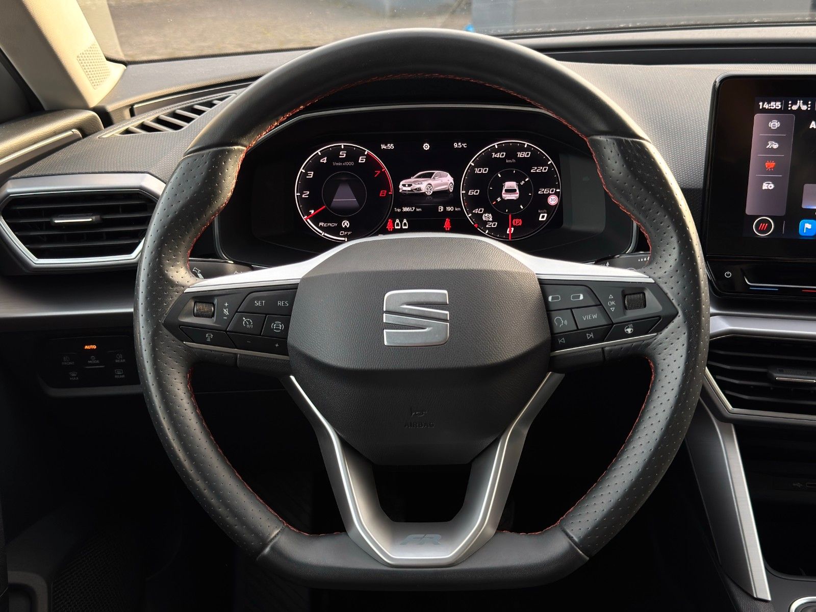 Fahrzeugabbildung SEAT Leon 1.5 TSI FR ACC LED VC SHZ LHZ Kam Ambiente