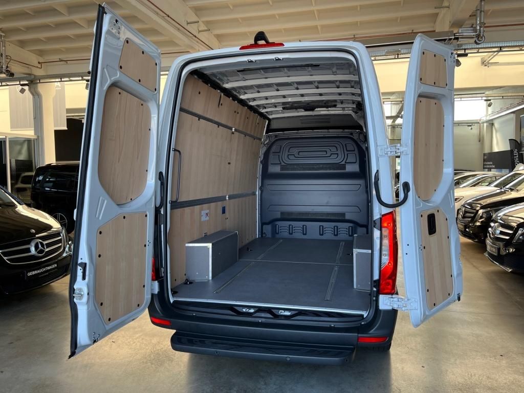 Fahrzeugabbildung Mercedes-Benz Sprinter 317 Kasten L2H2 360°Schwingsitz SHZ EDW