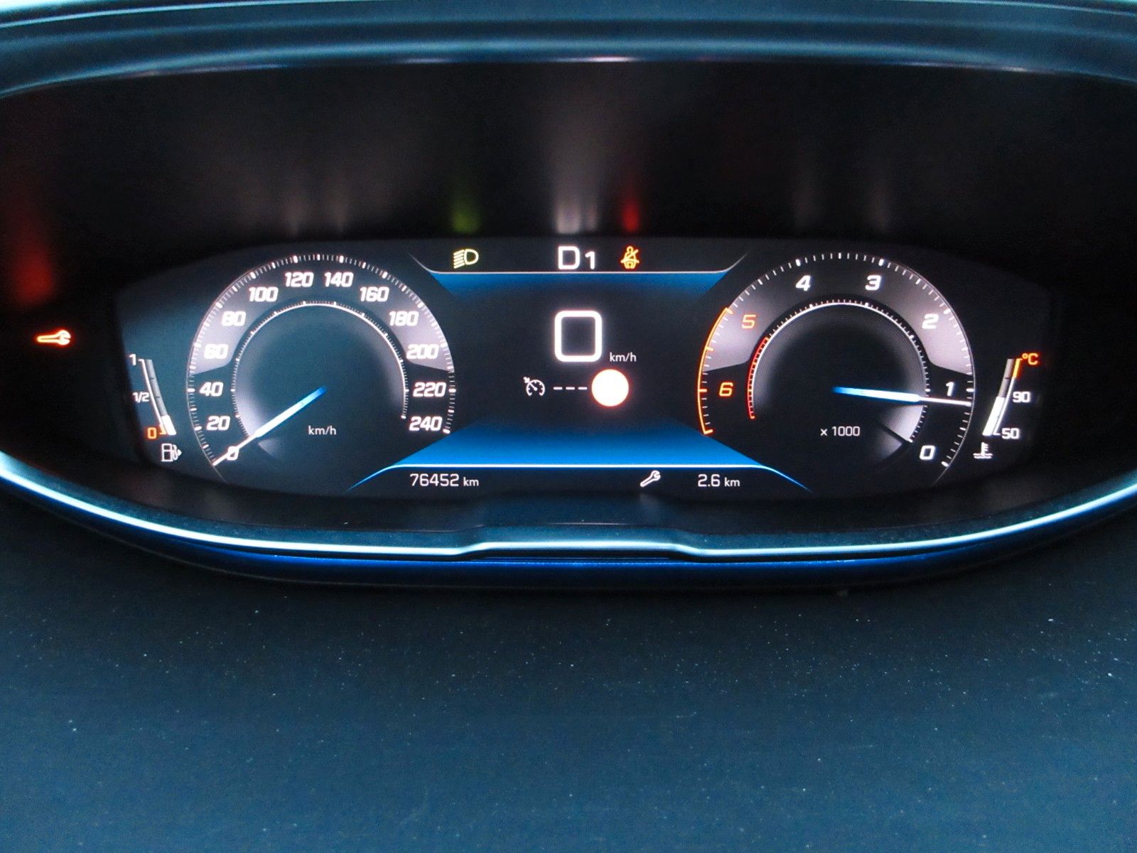 Fahrzeugabbildung Peugeot 5008 Allure 1.5D LED/NAVI/R´CAM/PDC/7-SITZ