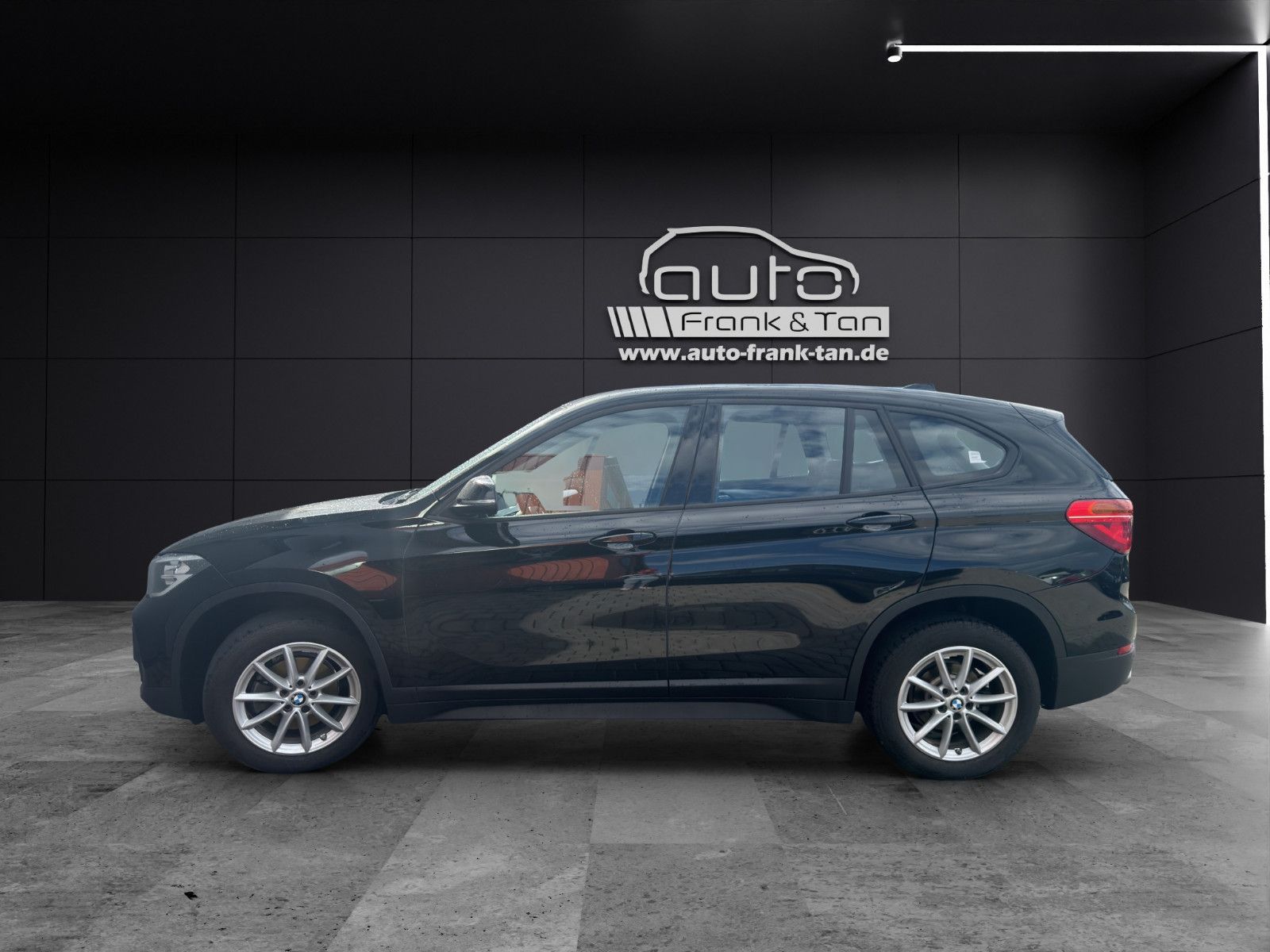 Fahrzeugabbildung BMW X1 sDrive 18 i Advantage PDC*Shzg*2-Zo.Klima*