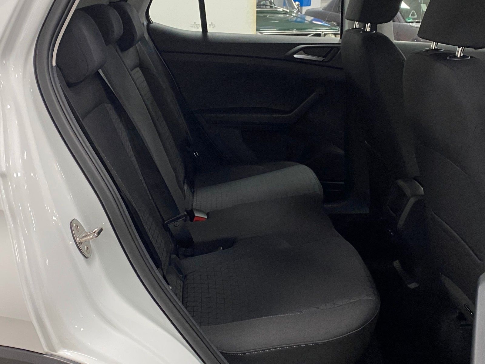 Fahrzeugabbildung Volkswagen T-Cross 1.0 TSI DSG Life+ALU 16"++PDC++TELEFON++