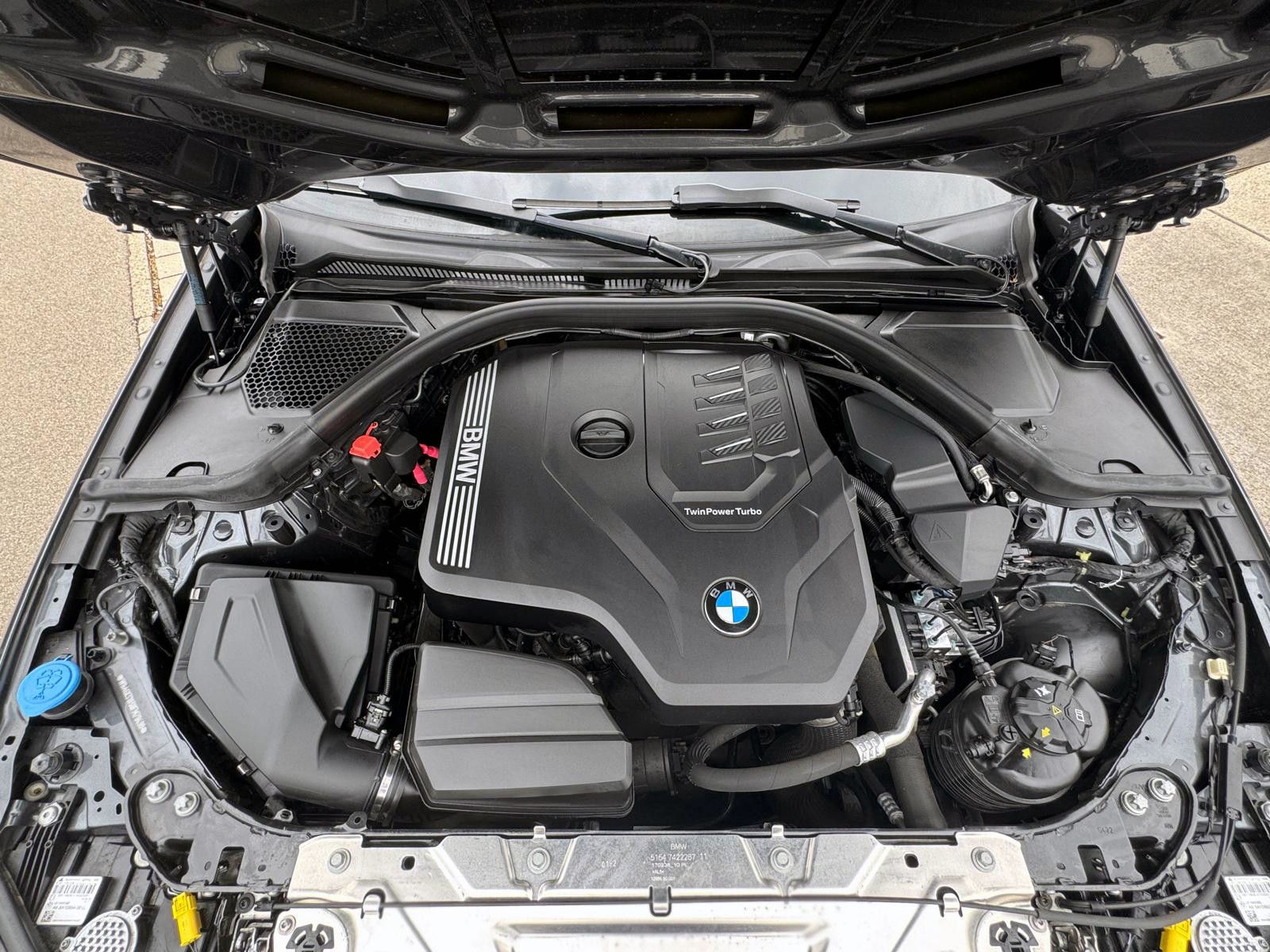 Fahrzeugabbildung BMW 320i Touring Sport-Line Steptr. LED KAM AHK NAV