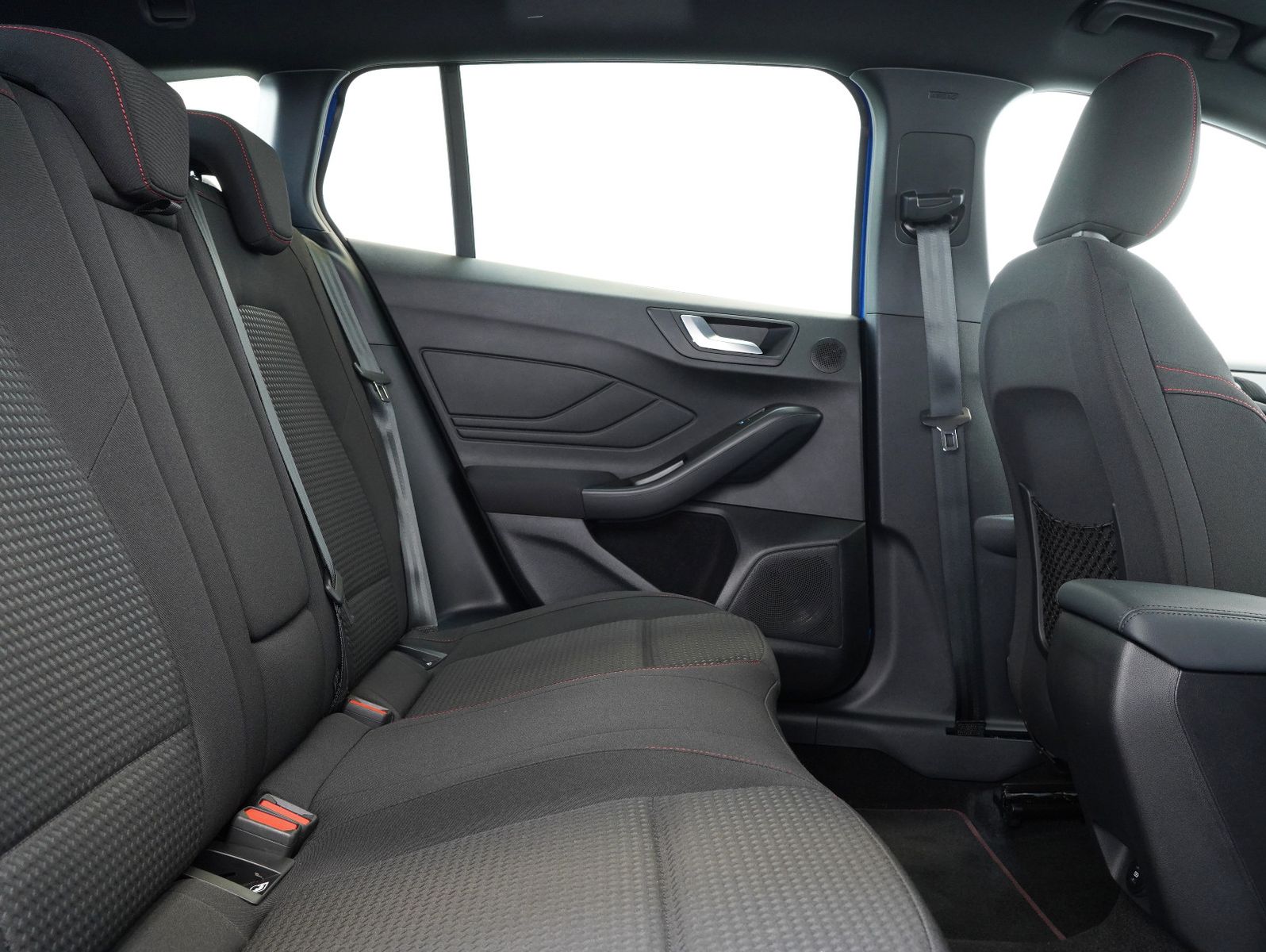 Fahrzeugabbildung Ford Focus Turnier 1.0 EcoBoost ST-Line X ACC/MATRIX
