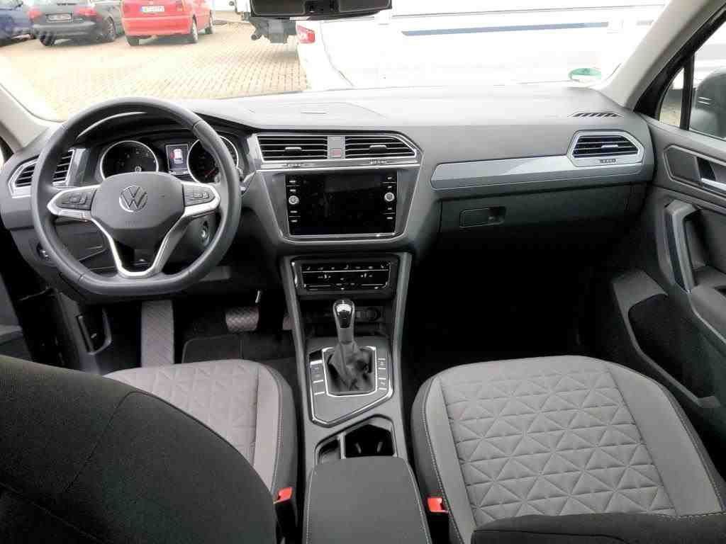 Fahrzeugabbildung Volkswagen Tiguan Life TSI DSG *AHK*Navi*LED*PDC*ACC*Shzg*