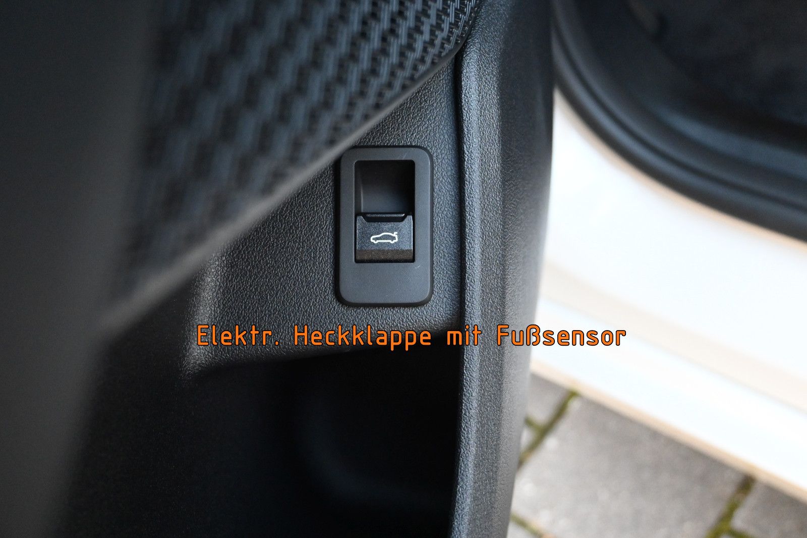 Fahrzeugabbildung BMW 223i xDr. Active Tourer °AHK°HEAD-UP°MEMORY°360°