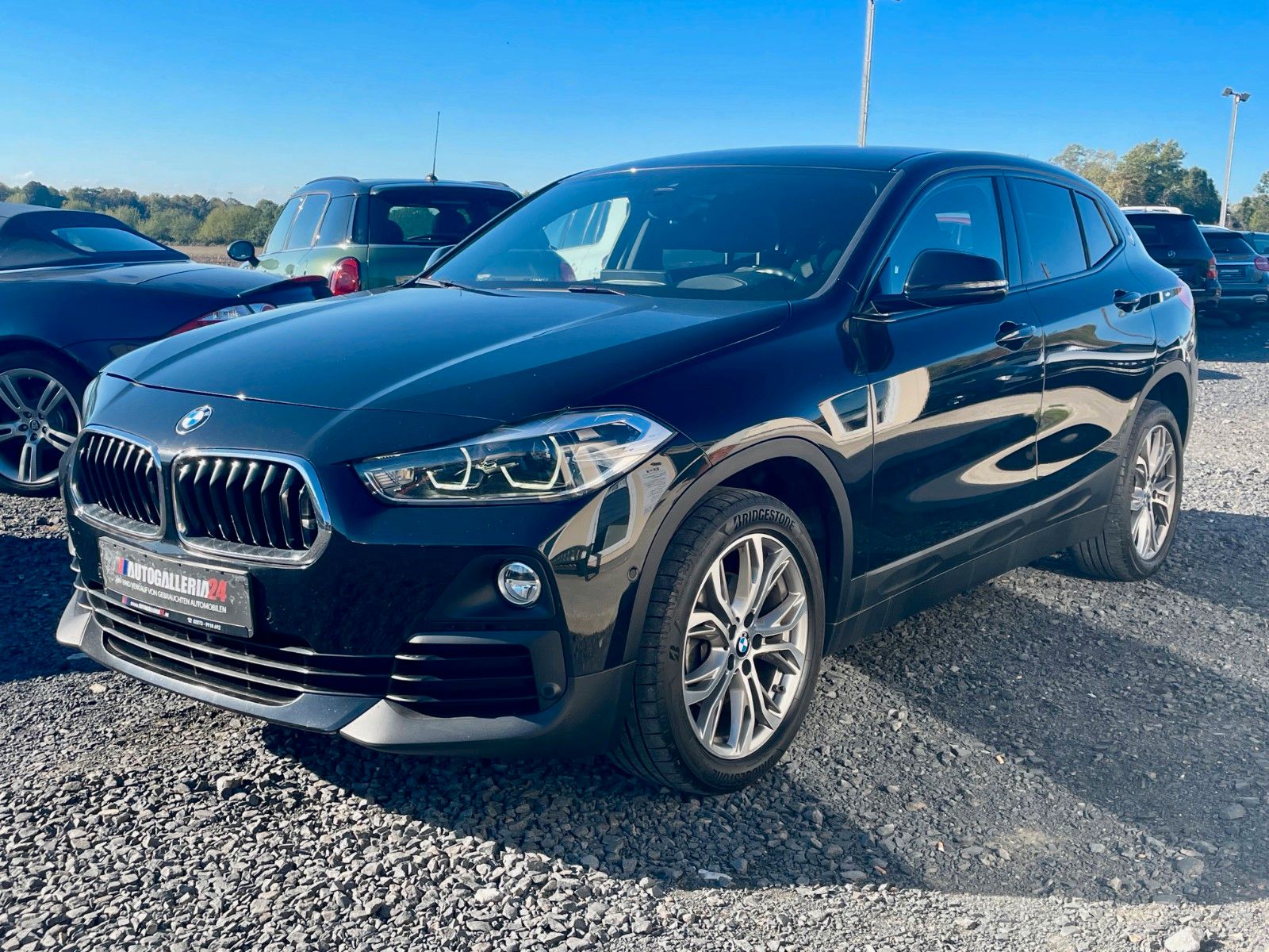 Fahrzeugabbildung BMW X2 xDrive18d Navi SPORTSITZE LED Kamera 1.HD 18"