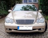 Mercedes-Benz 200 - Mercedes-Benz 200 mit Benzin-Antrieb: Kombi, Automatik