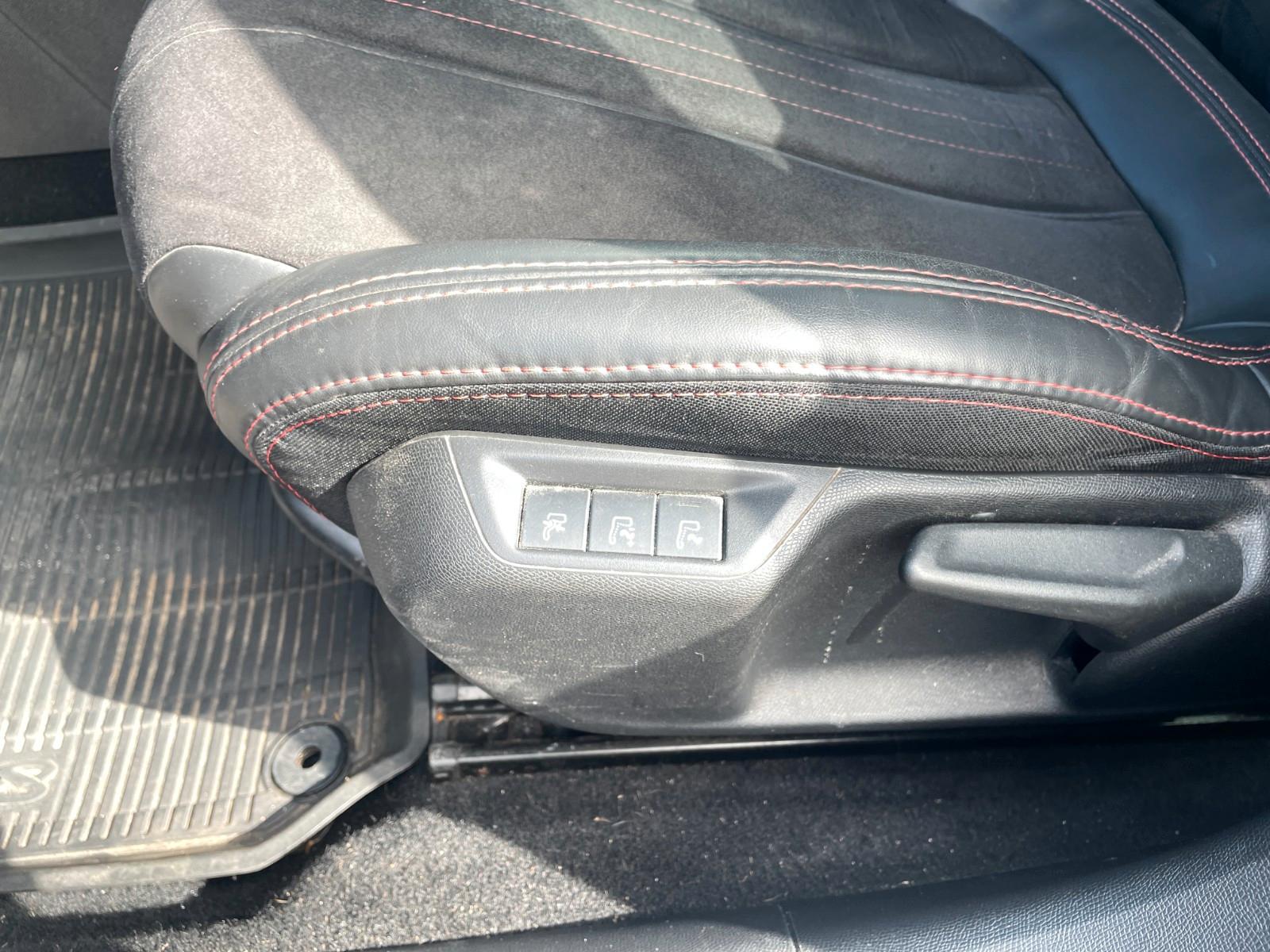 Peugeot 308 2015 — photo 14