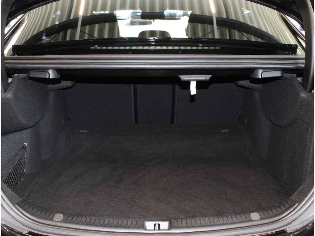 Fahrzeugabbildung Mercedes-Benz E 300 d Limousine AMG Line 2.Hand*GSD*LED*Kamera