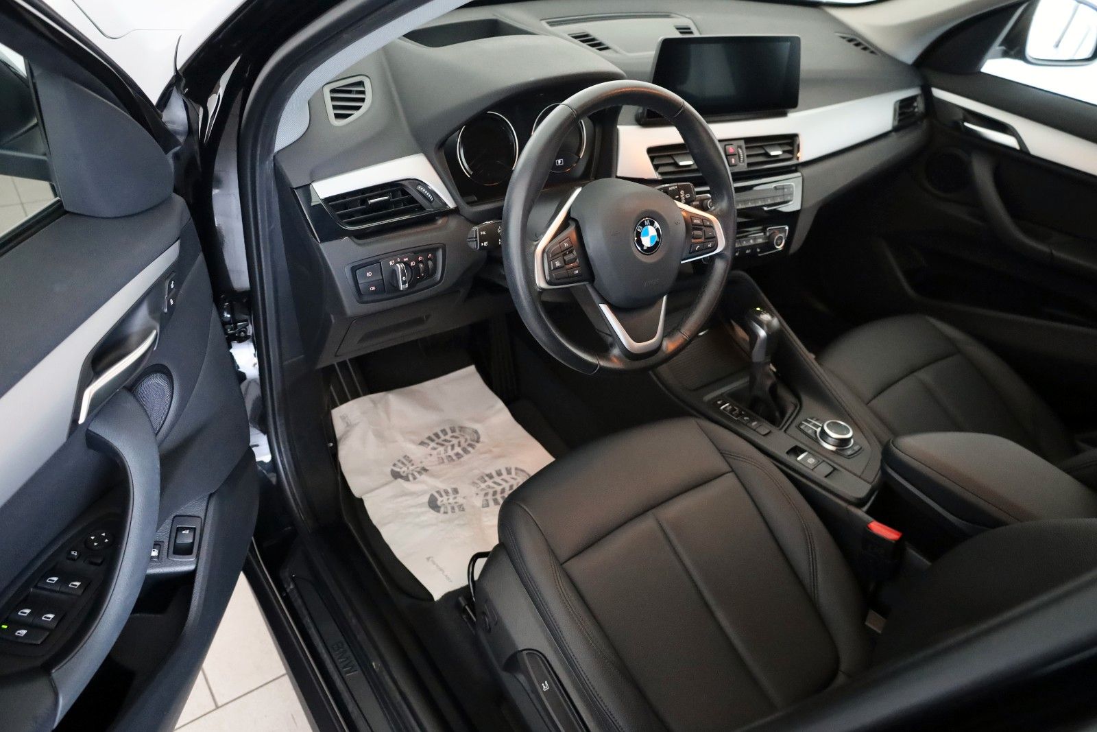 Fahrzeugabbildung BMW X1 xDrive 25e Advantage Leder,Navi,LED,Kamera,SH