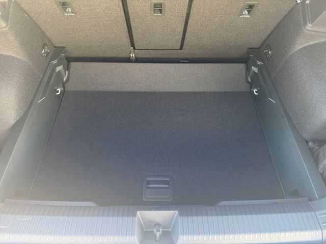 Fahrzeugabbildung Volkswagen T-Roc Life 1.5 l eTSI DSG KLIMA LED ALU