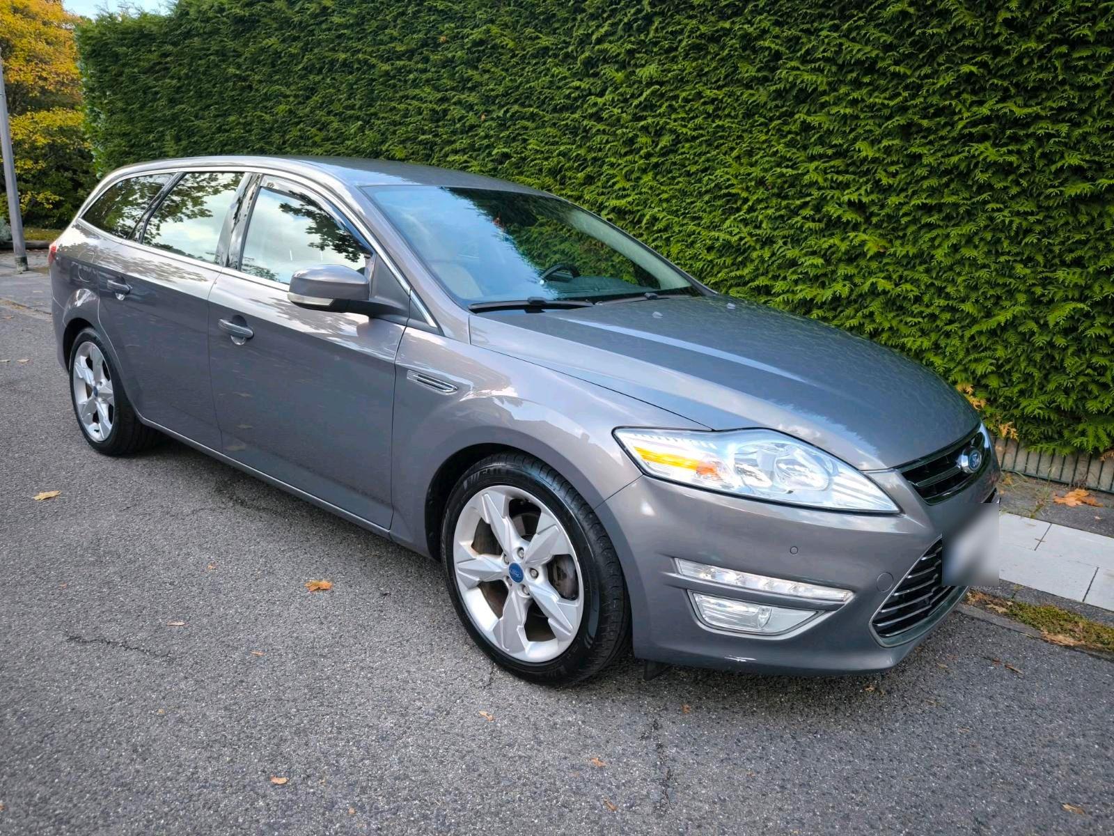 Ford Mondeo 2013 — салон