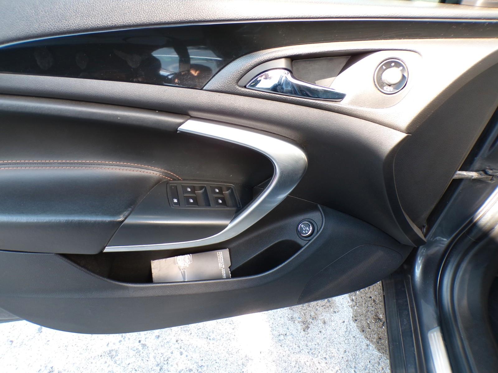 Opel Insignia 2012 — photo 10