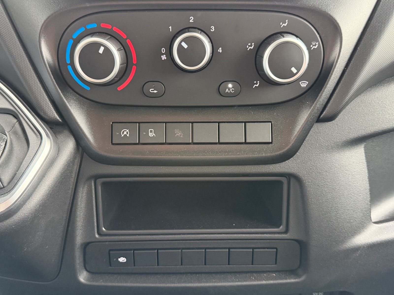 Fahrzeugabbildung Iveco Daily 35S14 A8*R3.450mm*Automatik*Kamera*2Sitze*