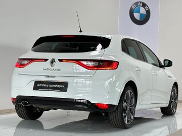 Fahrzeugabbildung Renault Megane IV Lim.BOSE-Edition Massag Kam Navi Touch