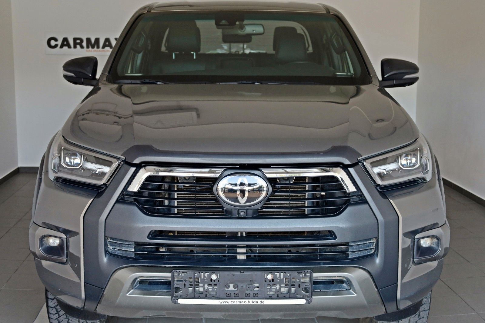 Fahrzeugabbildung Toyota Hilux 2.8 D-4D Invincible,ACC, AHK, Rollo +Bügel