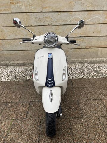 Vespa Primavera 50 Yacht Club Sondermodel