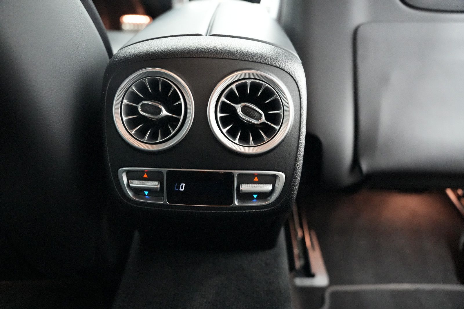 Fahrzeugabbildung Mercedes-Benz E 450 Cabrio AMG/BURMESTER/HUD/AMBIENTE/MASSAGE/