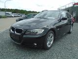 BMW 320 3 Touring 320i - BMW 320 aus 2010: 320i