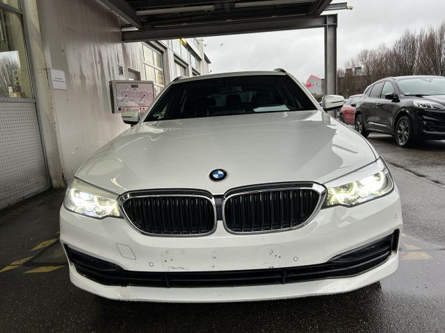 BMW 520d Sport Line Navi Kamera BMW Scheckheft