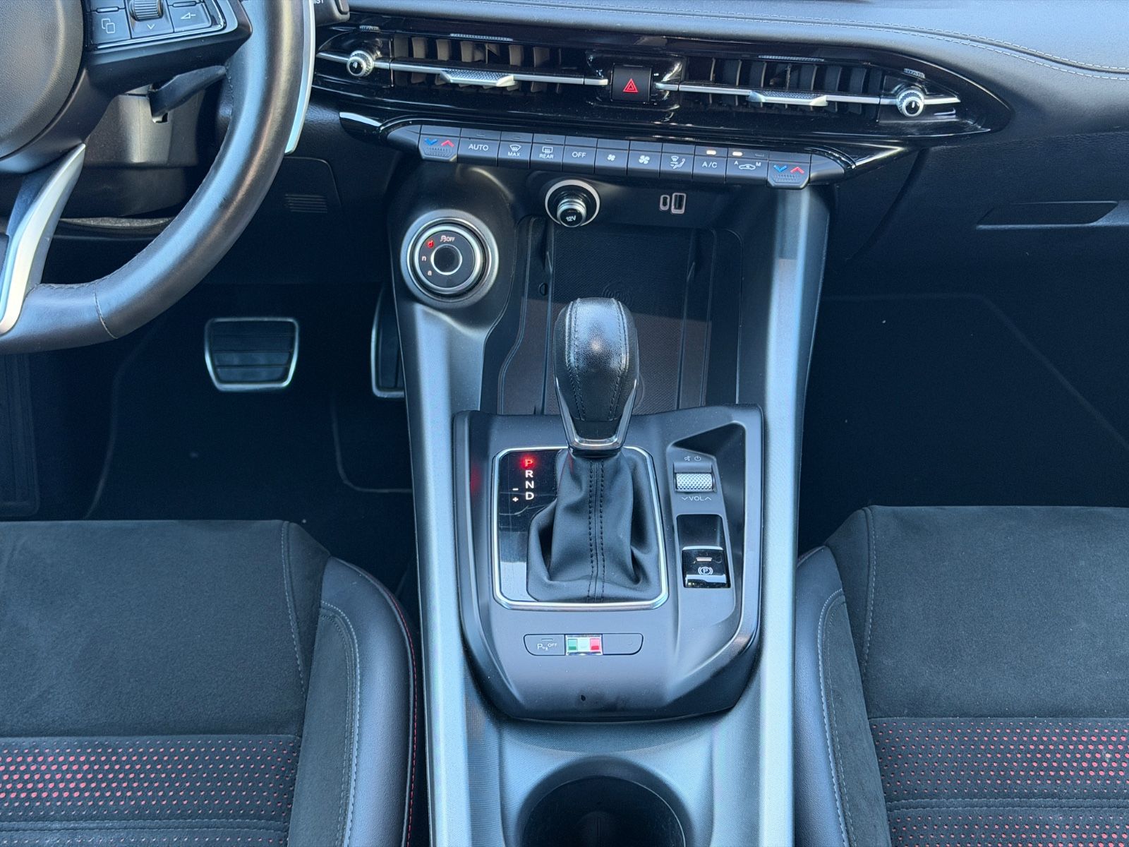 Fahrzeugabbildung Alfa Romeo Tonale Edizione Speciale/DNA/ACC/APPLE-CAR