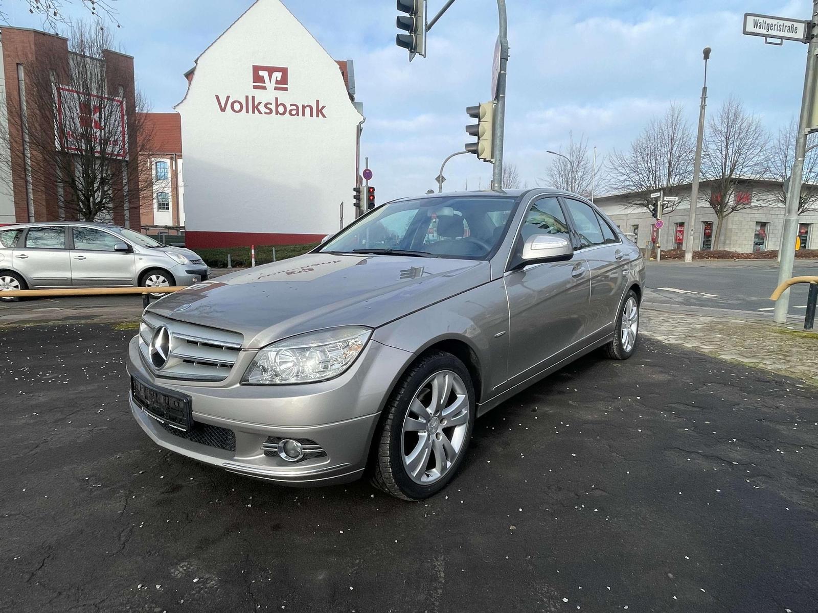 Mercedes-Benz C 200 AVANTGARDE*TEMPOMAT*2-ZONEN-KLIMAAUTOMATIK