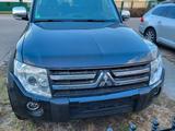 Mitsubishi Pajero 3.2 DID Vollausstattung - Mitsubishi Pajero: V