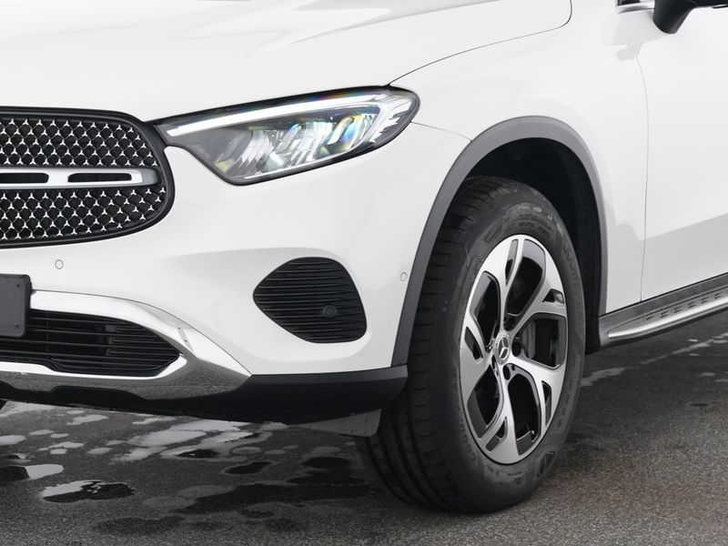 Fahrzeugabbildung Mercedes-Benz GLC 300 e 4M Coupé Avantgarde AHK+360°+Distronic