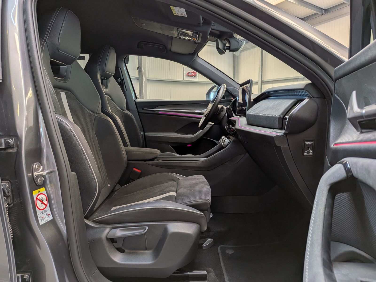 Fahrzeugabbildung SKODA Kodiaq 2.0TDI SPORTLINE*MEMOR*CAM*LED*ACC*7-SITZ