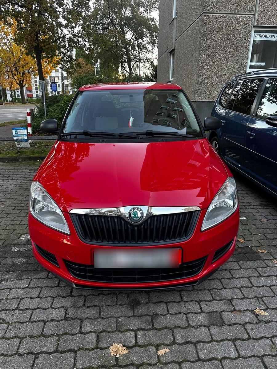 Skoda Fabia 2011 — rear view