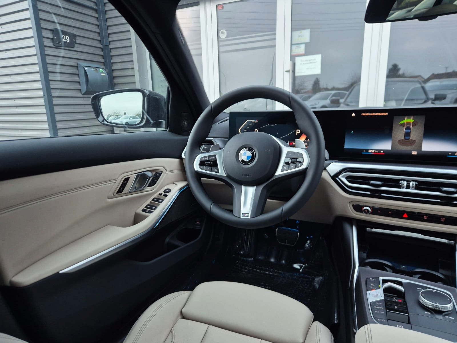 330 i Limousine M Sportpaket % % % %