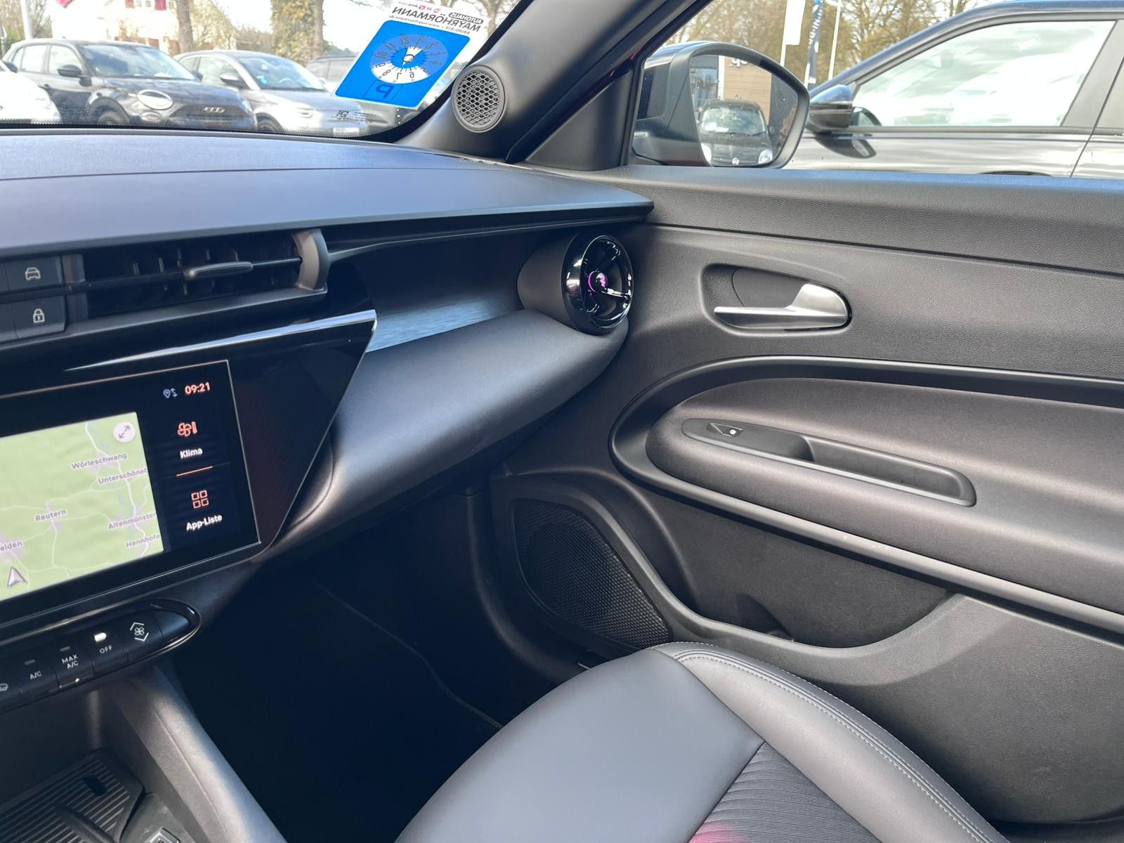 Fahrzeugabbildung Alfa Romeo Junior Ibrida 1.2 VGT 48V-Hybrid 100 kW Speciale