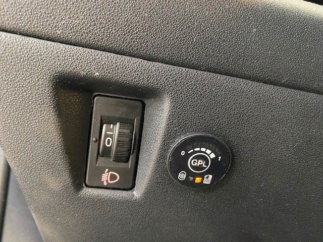 Fahrzeugabbildung Citroën C3 Picasso VTi 95 Flüssiggas Tendance AHK/LPG