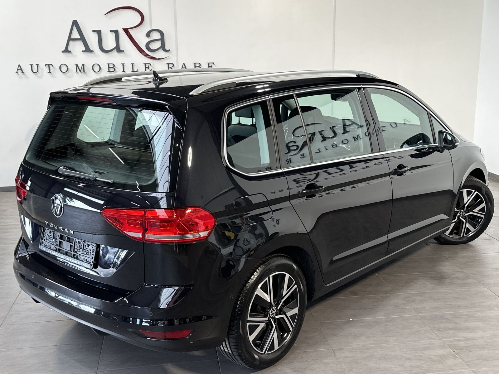Fahrzeugabbildung Volkswagen Touran 1.5 TSI ACT DSG HL NAV+LED+AHK+ACC+KAM+PP