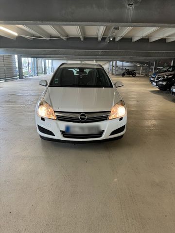 Opel Astra  Kombi 8fachbereift