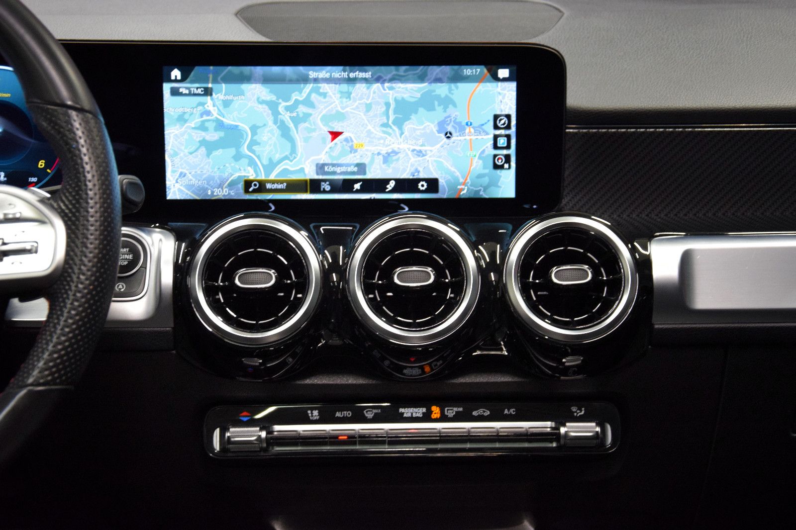 Fahrzeugabbildung Mercedes-Benz GLB 200d AMG-Line Panorama el.AHK Kamera Widescr