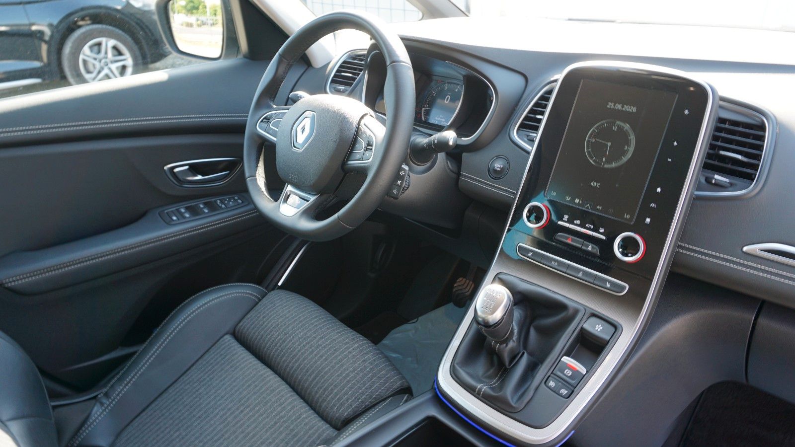 Fahrzeugabbildung Renault Renault Scenic IV Grand Techno, Kamera, LED