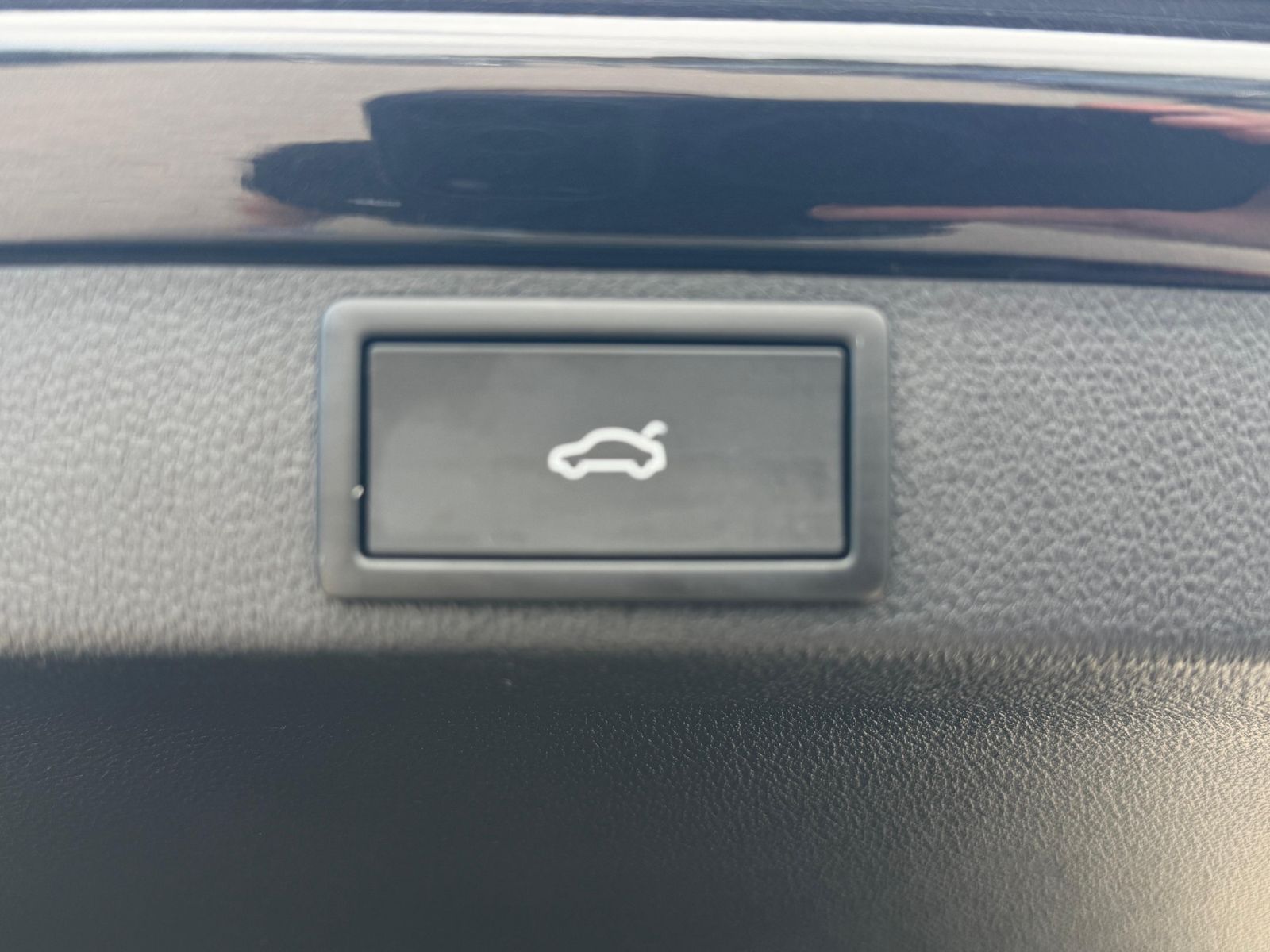 Fahrzeugabbildung SKODA Octavia 2.0 TSI 195 kW RS PANO*MATRIX*AHK*CANTON