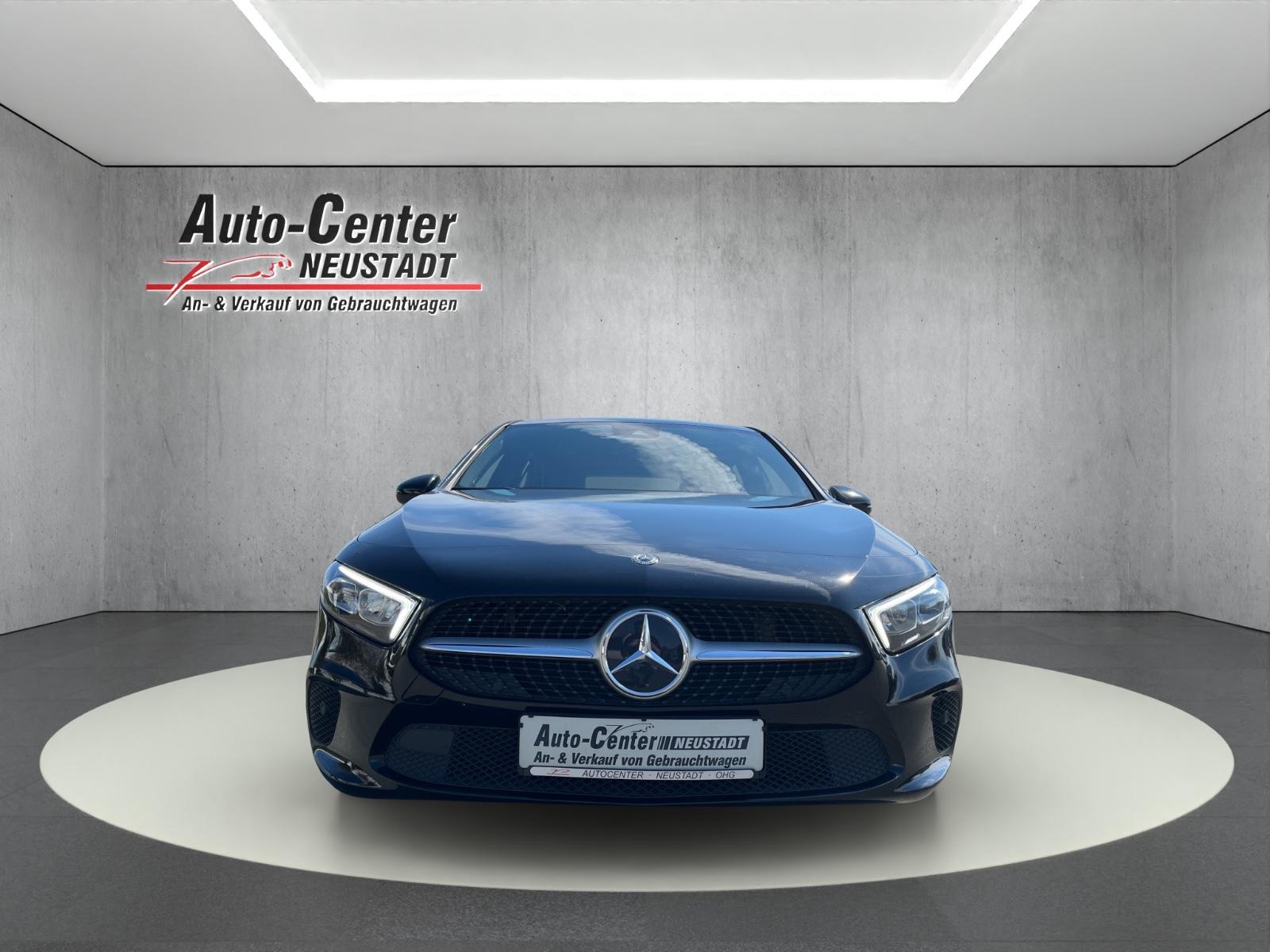 Mercedes-Benz A 250  Business PDC/LANE/APP/NAVI/KLIMAA