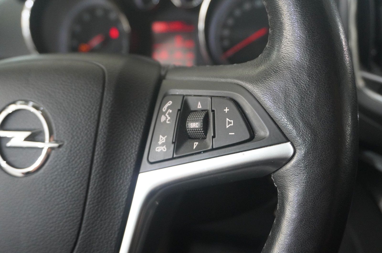 Fahrzeugabbildung Opel Zafira C Tourer 1.6T INNO. 7-SITZ NAVI/SHZ/SPORT