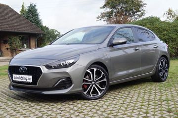 Hyundai i30  1.0T-GDI Fastback NAVI-KAMERA-LED-SHZG-PDC