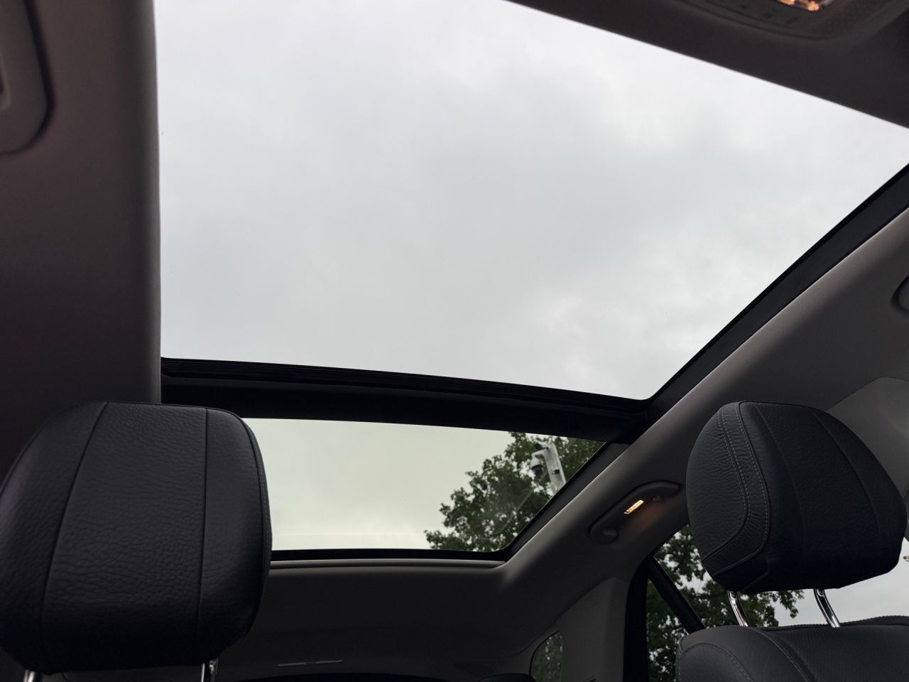 Fahrzeugabbildung Mercedes-Benz GLE 450 d 4M AMG+PANO+SITZKLIMA+AIRMATIC+HEADUP+