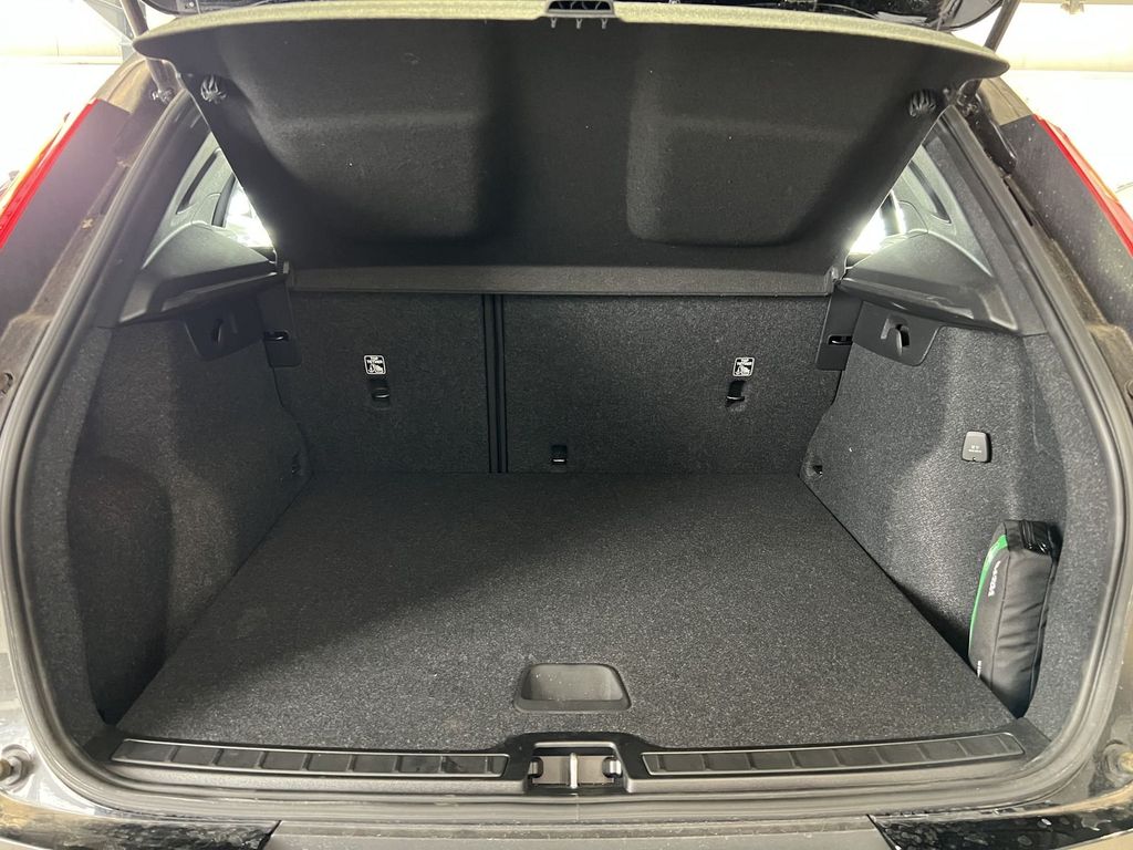 Volvo XC40 T3 Momentum Core Kamera LED WinterP Navi