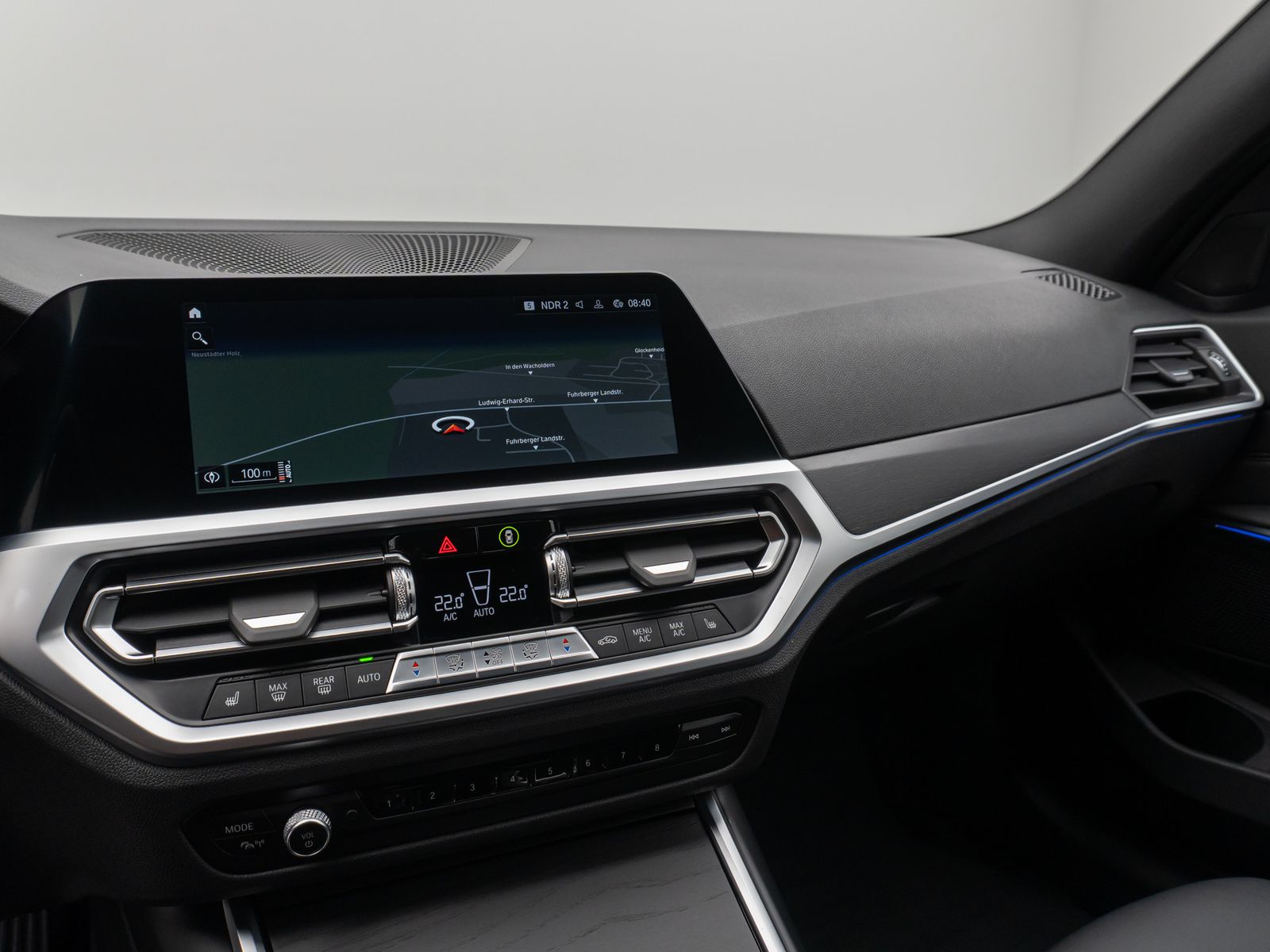 Fahrzeugabbildung BMW 330i xD SportLine DAB HiFi PDC Alarm LED M Sport