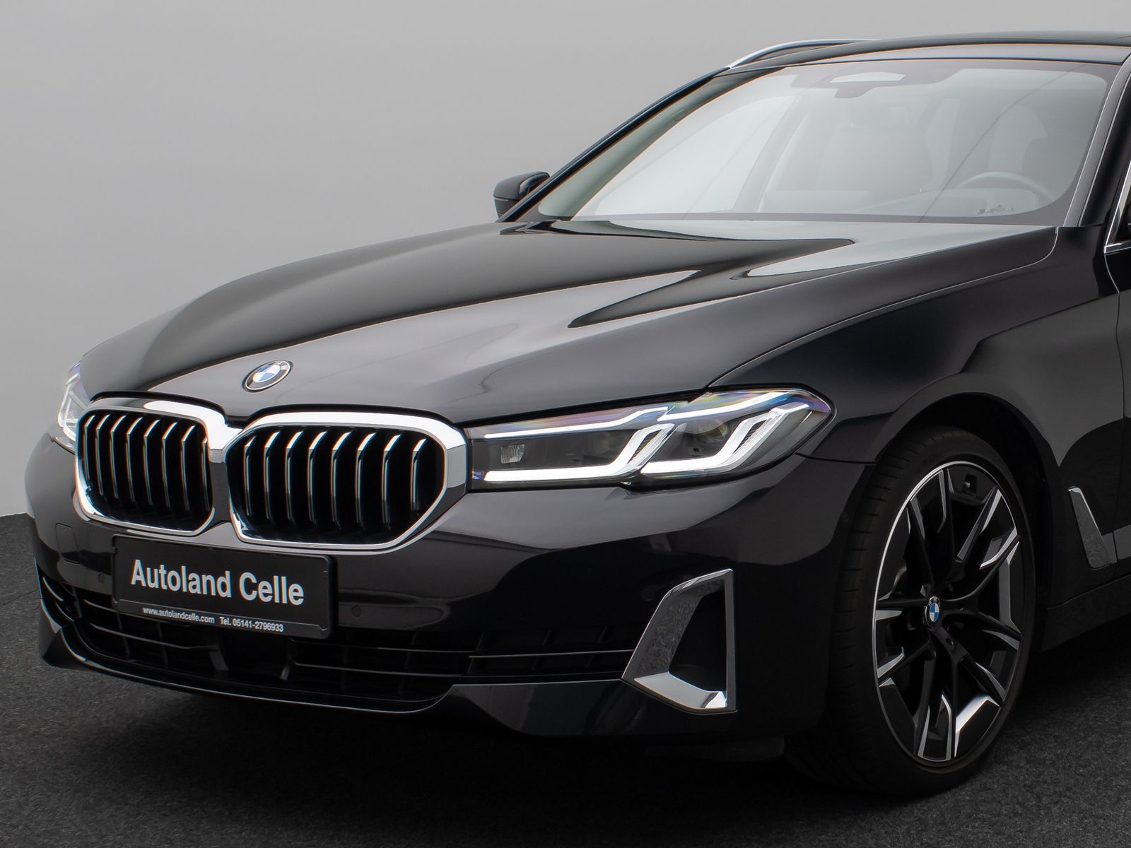 Fahrzeugabbildung BMW 520d xD LuxuryLine Panorama Laser TV HUD DAB H/K