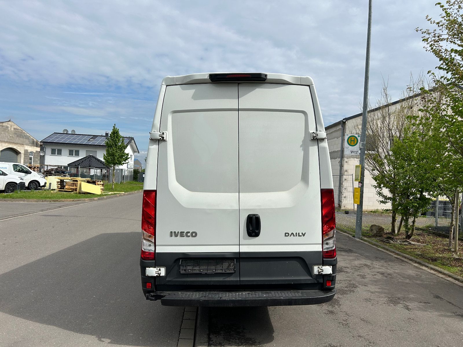 Fahrzeugabbildung Iveco Daily Kasten HKa 35 C ... V Radstand 4100