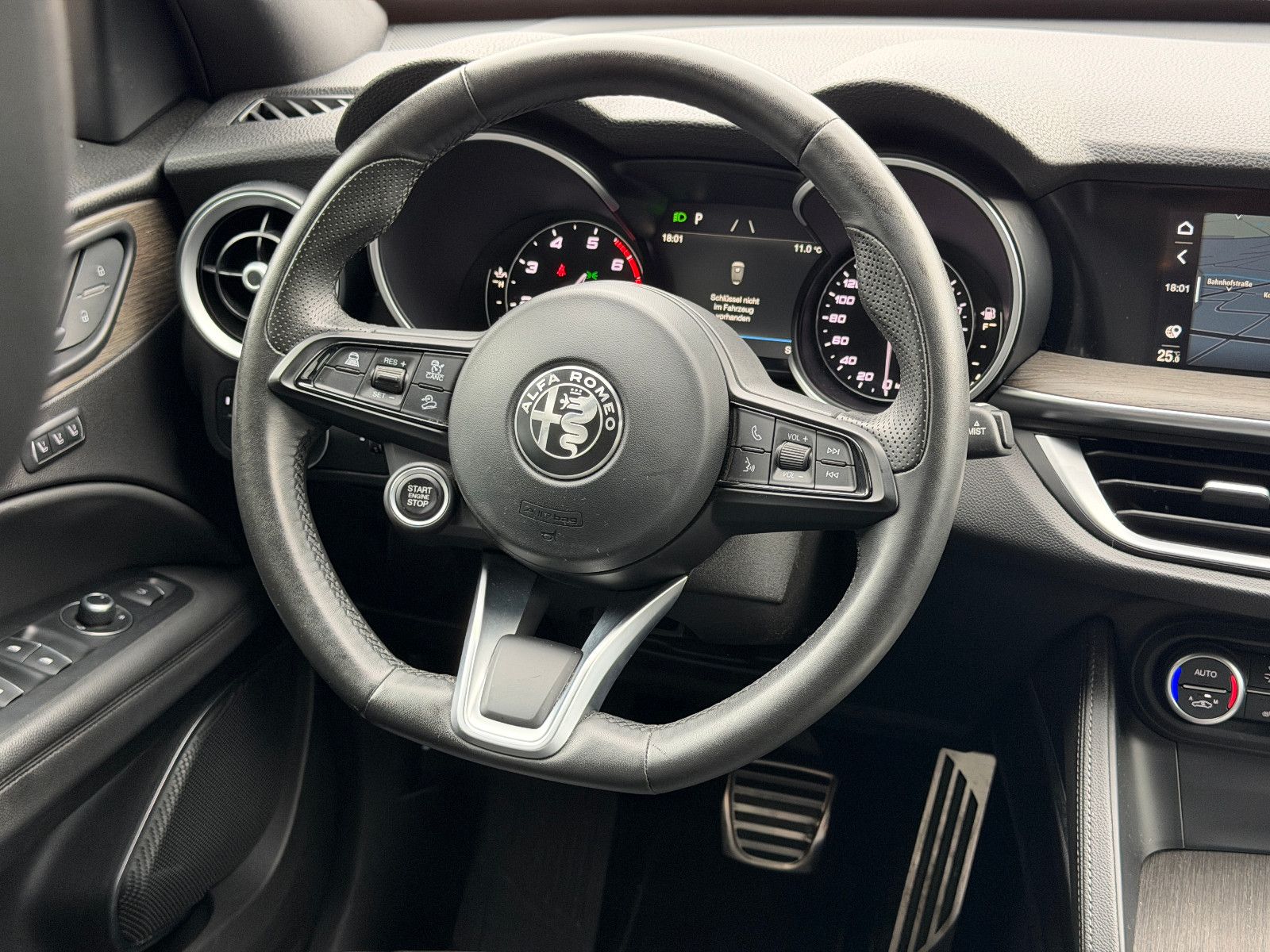 Fahrzeugabbildung Alfa Romeo Stelvio Ti Q4/MEMORY/ACC/NAVI/KAMERA/SHZ/KLIMA